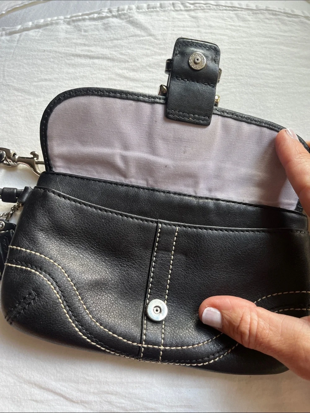 Coach Black Women’s Wristlet Clutch with Contrast Stitching - Picture 4 of 5